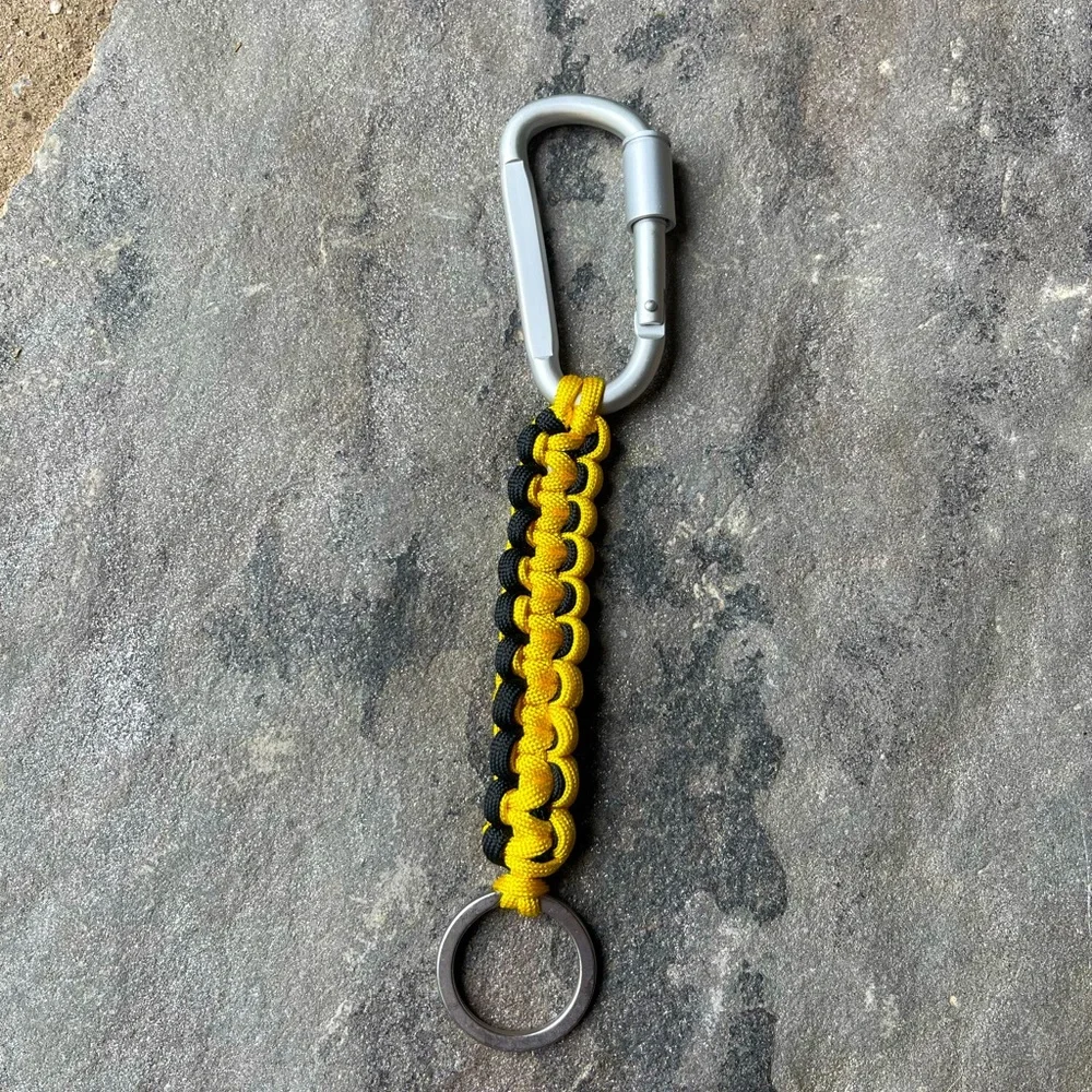 New🌟UO Black-Gold Tech Bungee Keyring